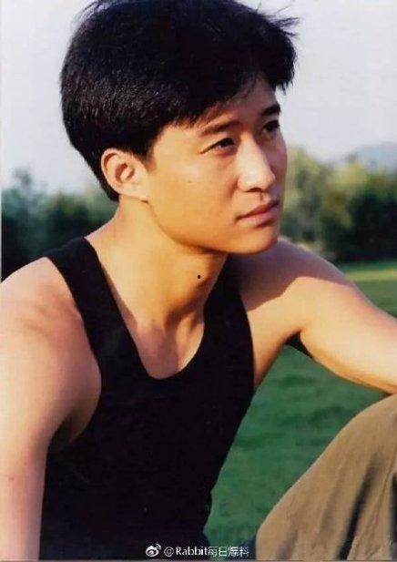 吴京八卦爆料视频大全集,揭秘娱乐圈不为人知的幕后故事 第1张 吴京八卦爆料视频大全集,揭秘娱乐圈不为人知的幕后故事 第1张